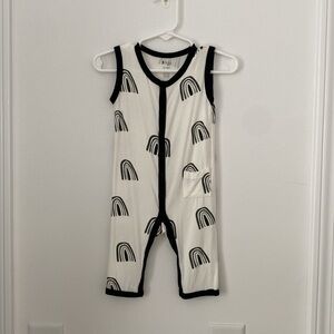 Kyte Baby Black & White Rainbow Sleeveless Romper 12-18